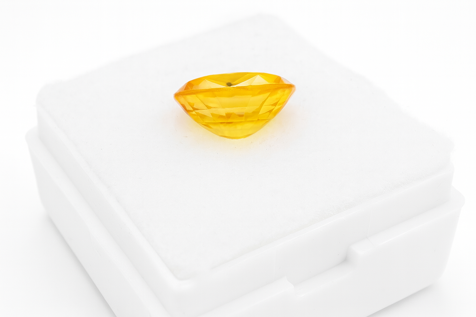 Natural Yellow Sapphire (2.08 Ct) - Sri Lanka 💰 - Gemcy Gems