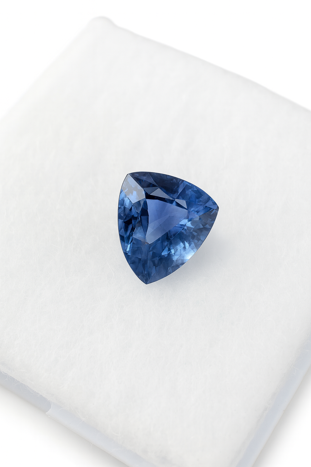 Natural Colour Change Sapphire (3.06 Ct) - Sri Lanka 💰 - Gemcy Gems